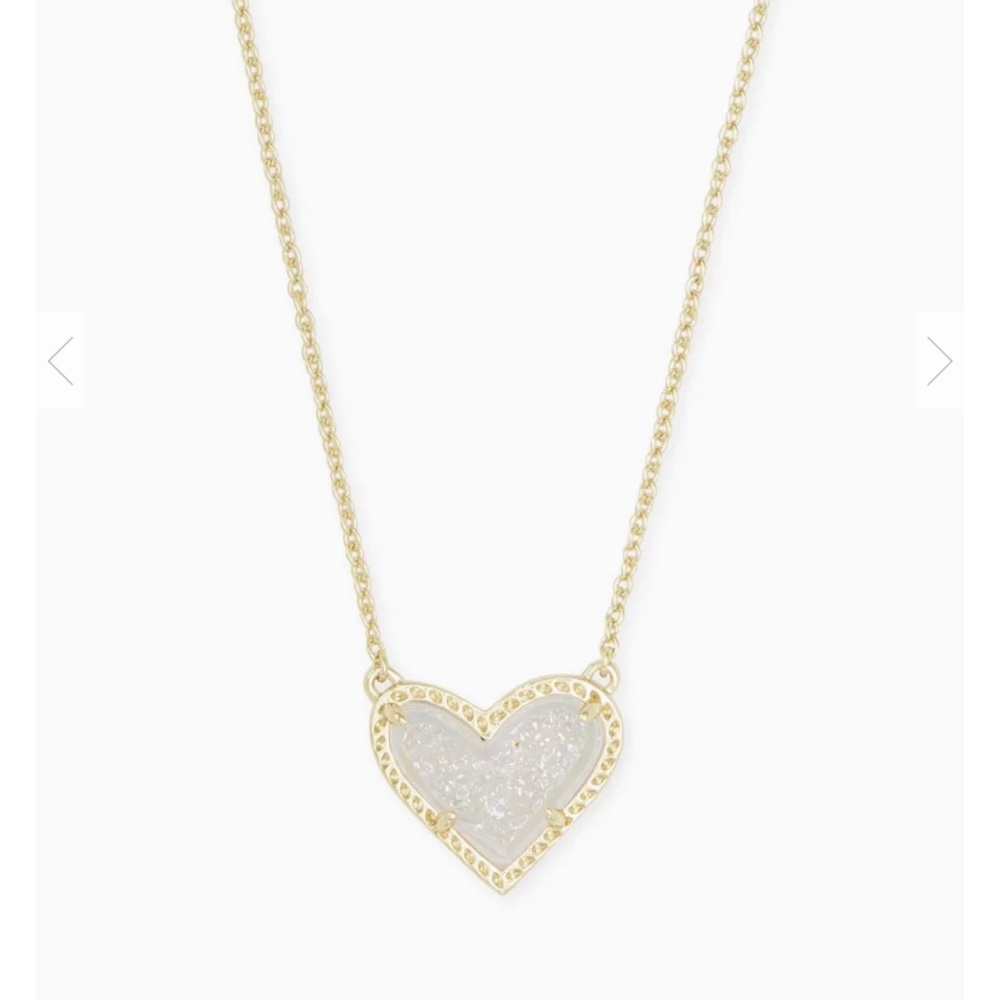 Ari Heart Necklace in Gold and iridescent